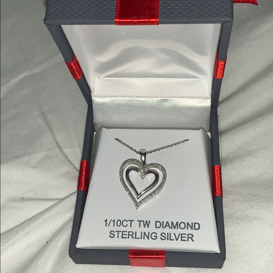 110 Ct Tw Diamond Heart Necklace